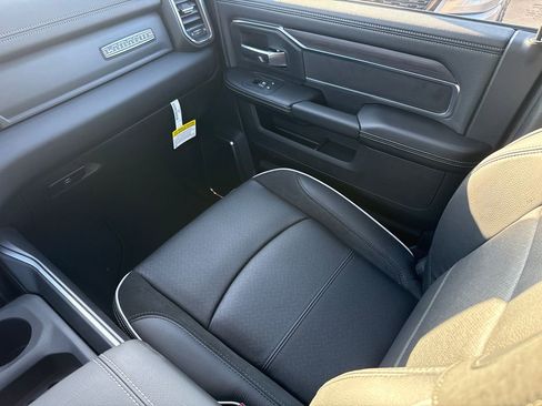 New 2026 RAM 2500 Laramie AWD/4WD image 16