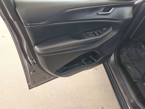 Used 2024 Jeep Grand Cherokee Altitude RWD image 28