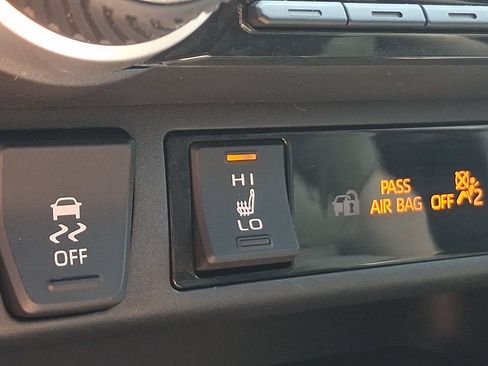 Used 2023 Toyota RAV4 XLE AWD/4WD image 26