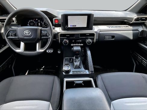 Used 2025 Toyota Tacoma TRD Sport AWD/4WD image 14