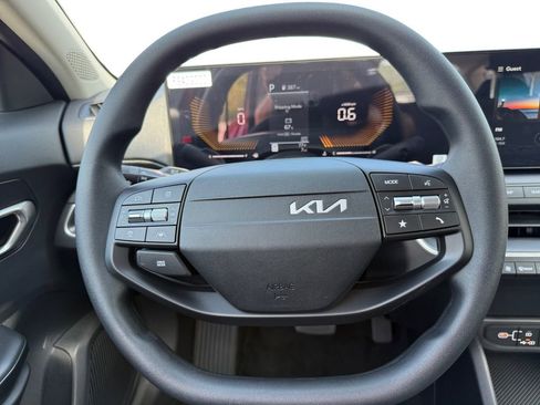 New 2025 Kia K4 LXS FWD image 12