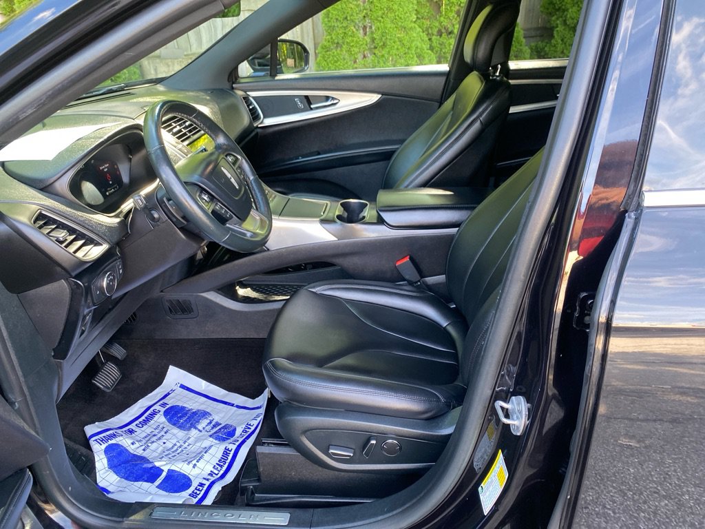 Used 2019 Lincoln Nautilus Premier AWD/4WD image 9