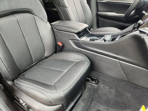 New 2026 Jeep Grand Cherokee L Limited AWD/4WD image 13