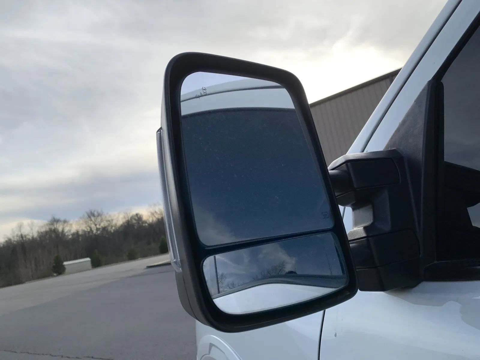 Used 2018 Nissan Titan PRO-4X w/ Pro-4x Utility Package AWD/4WD image 22
