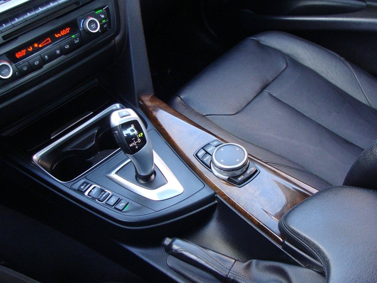 Used 2015 BMW 328i xDrive Sedan AWD/4WD image 16