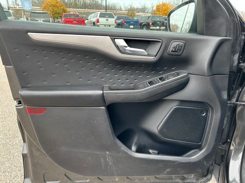 Used 2020 Ford Escape SEL image 15