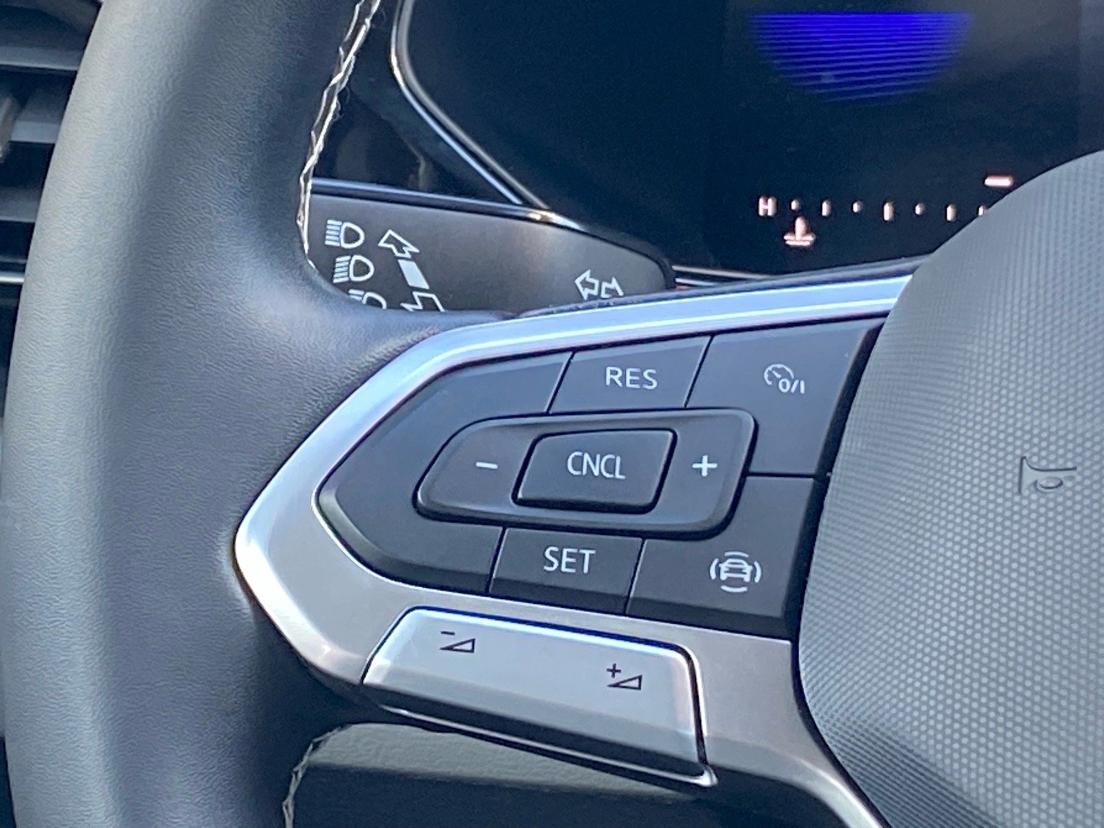 Certified 2023 Volkswagen Taos S AWD/4WD image 6