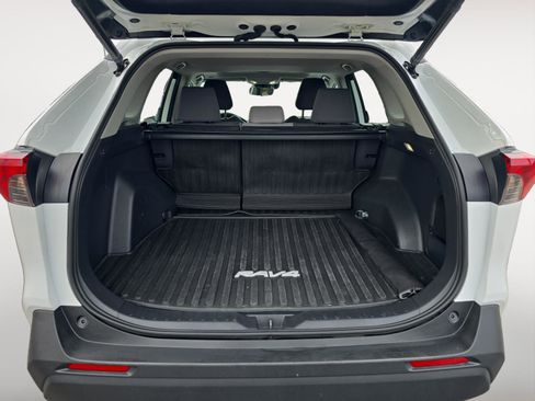 Used 2023 Toyota RAV4 XLE w/ Convenience Package image 13