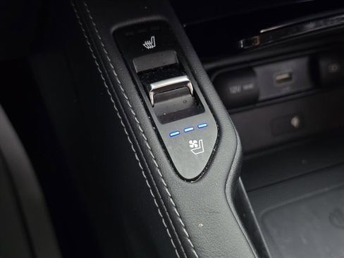 Used 2022 Kia Telluride EX w/ EX Premium Package image 22