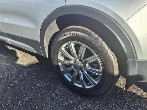 Used 2021 Cadillac XT4 Premium Luxury w/ Cold Weather Package image 7