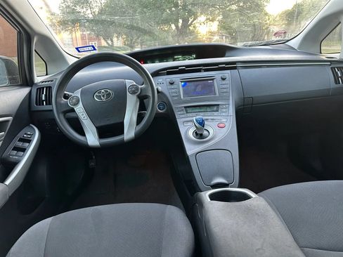 Used 2014 Toyota Prius Three FWD image 17