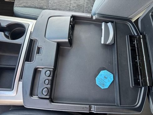 Used 2015 RAM 1500 Outdoorsman image 21