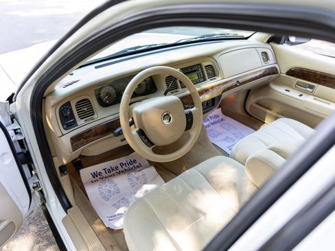Used 2007 Mercury Grand Marquis GS RWD image 35