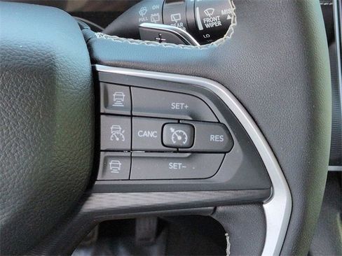 Certified 2024 Jeep Grand Cherokee Altitude image 27