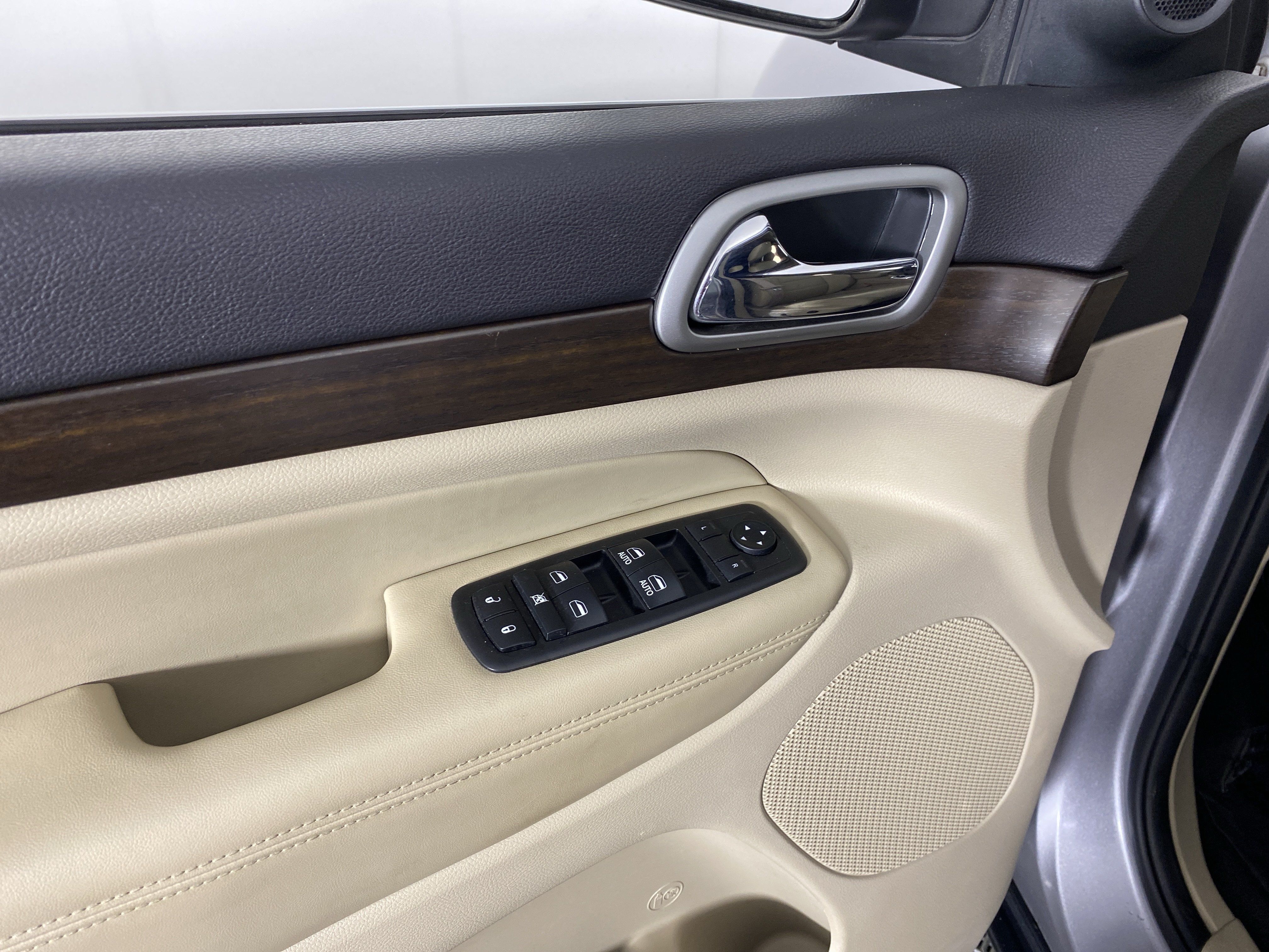 Used 2018 Jeep Grand Cherokee Laredo AWD/4WD image 14
