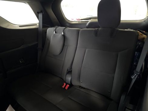 Used 2020 Ford Explorer XLT image 31