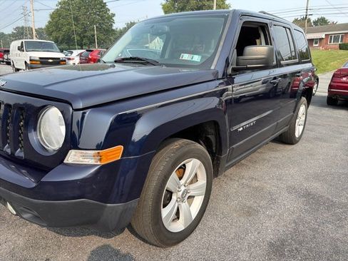 Used 2014 Jeep Patriot Latitude AWD/4WD image 4