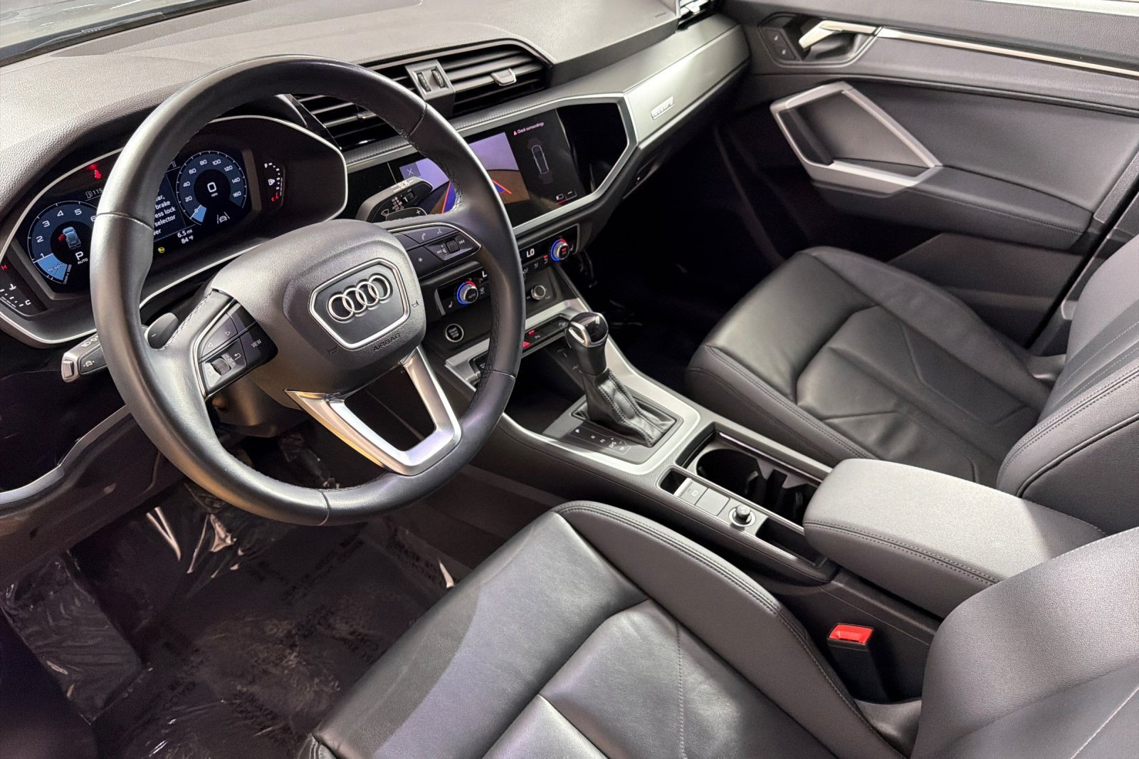 Used 2023 Audi Q3 2.0T Premium w/ Convenience Package AWD/4WD image 9