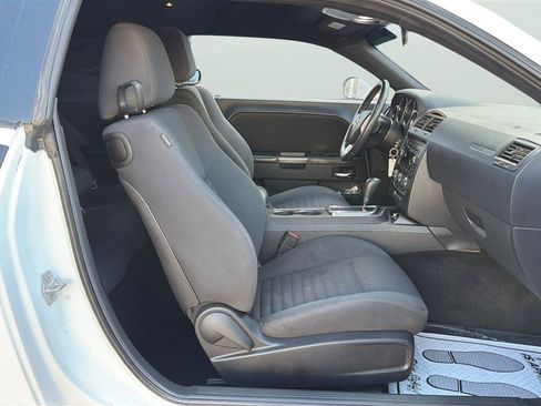 Used 2013 Dodge Challenger SXT RWD image 13