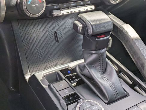 Used 2024 Toyota Tacoma TRD Off-Road image 23