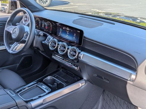 Used 2026 Mercedes-Benz GLB 250 image 34