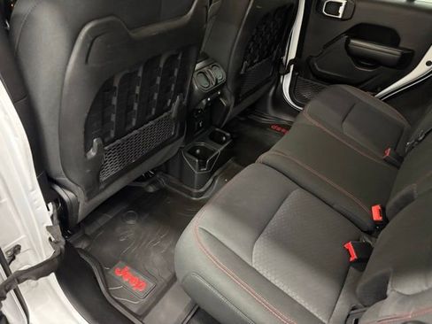 Used 2021 Jeep Wrangler Unlimited Rubicon w/ Cold Weather Group AWD/4WD image 11