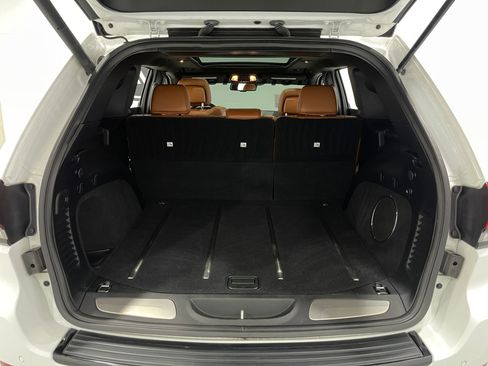 Used 2016 Jeep Grand Cherokee SRT image 26