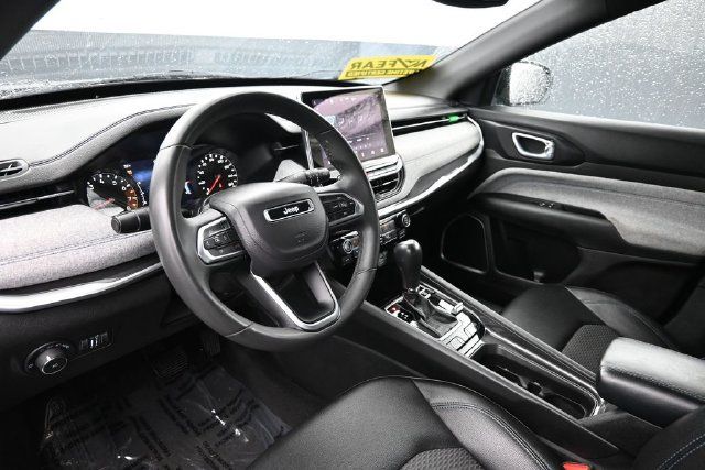Used 2024 Jeep Compass Latitude w/ Altitude Special Edition AWD/4WD image 19