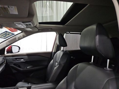 Certified 2021 Nissan Rogue SV w/ Premium Package image 29