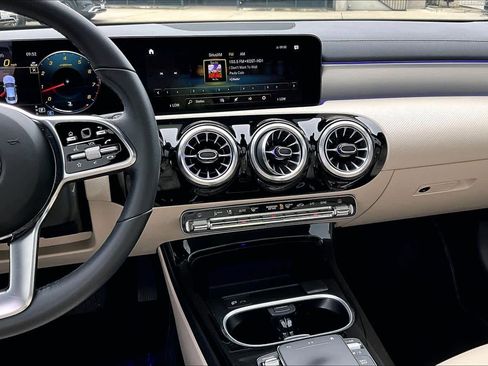 Used 2023 Mercedes-Benz CLA 250 image 6