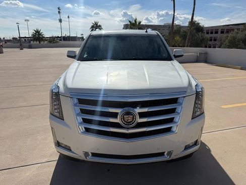 Used 2015 Cadillac Escalade Premium image 18