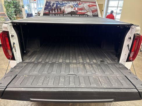 Used 2023 GMC Sierra 1500 SLT w/ SLT Premium Package image 22