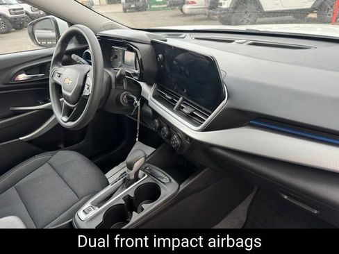 Used 2026 Chevrolet Trax LS w/ LS Convenience Package FWD image 26