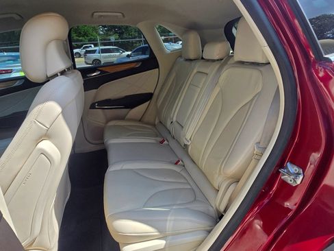 Used 2015 Lincoln MKC FWD w/ Equipment Group 101A Select image 9