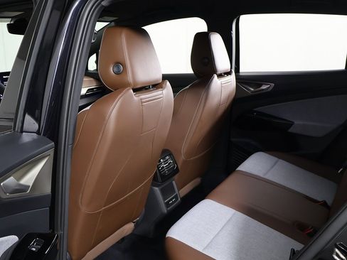 Used 2023 Volkswagen ID.4 Pro image 27