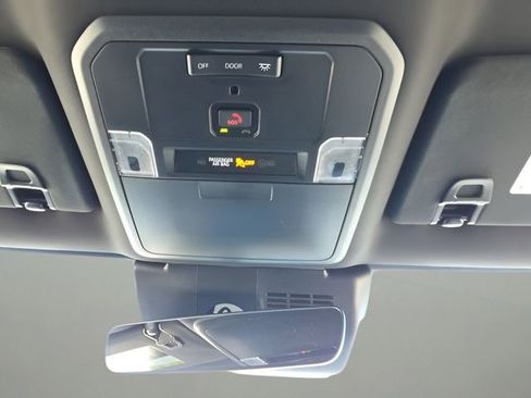 Used 2025 Toyota Tacoma SR5 image 31