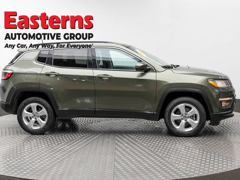Used 2021 Jeep Compass Latitude AWD/4WD image 4