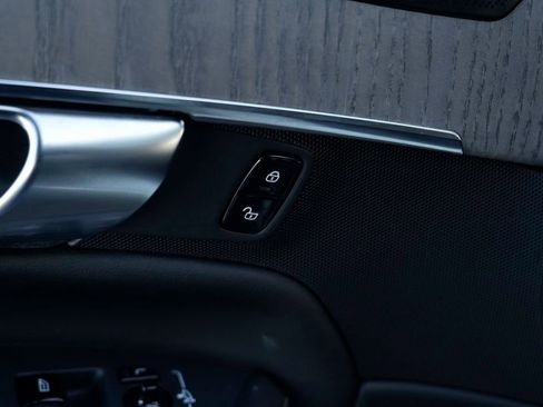 Used 2021 Volvo XC90 T8 Inscription w/ Advanced Package image 28