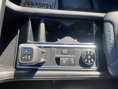 Used 2022 Nissan Pathfinder SL image 28