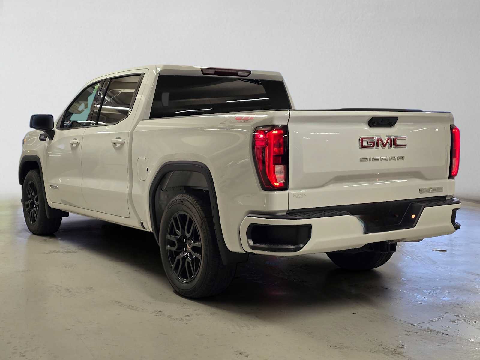 Used 2024 GMC Sierra 1500 Elevation RWD image 3