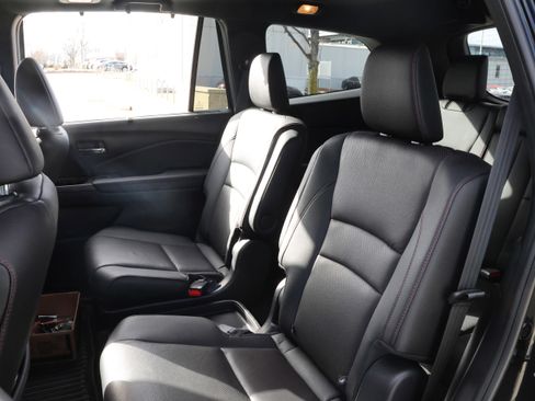 Used 2022 Honda Pilot Black Edition image 38