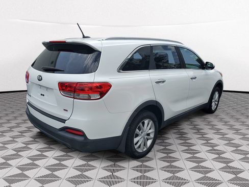 Used 2017 Kia Sorento FWD image 5