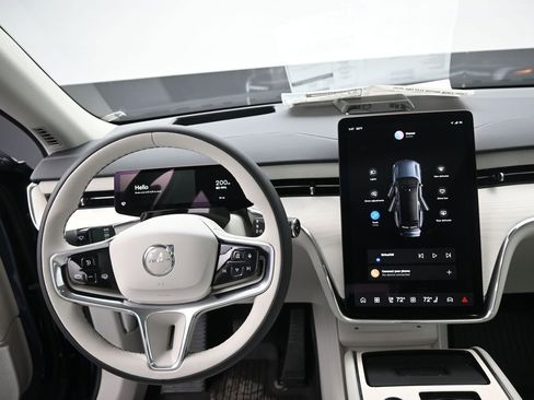 New 2025 Volvo EX90 Plus w/ Protection Package Premier image 23