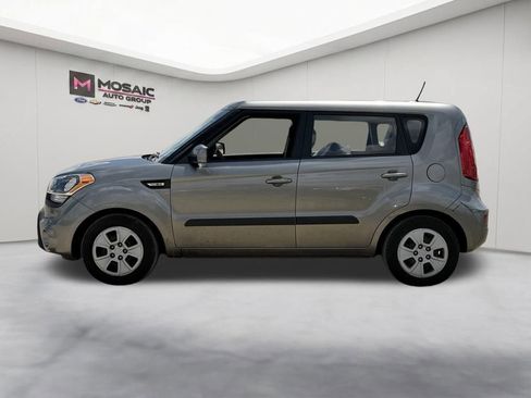 Used 2013 Kia Soul FWD image 5