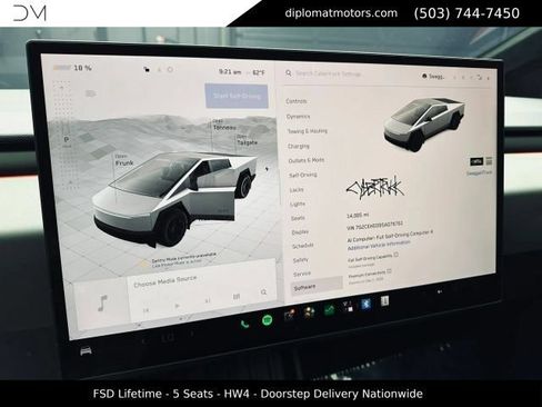 Used 2025 Tesla Cybertruck AWD Crew Cab image 2