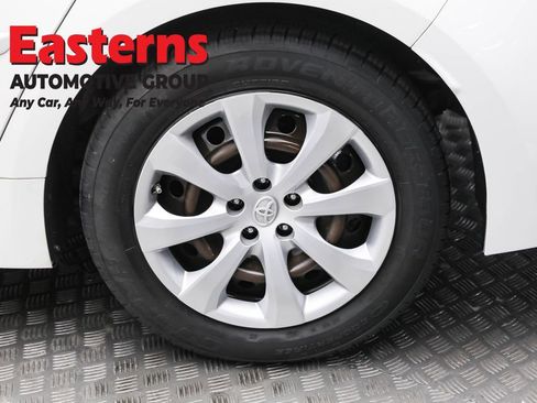 Used 2020 Toyota Corolla LE image 8