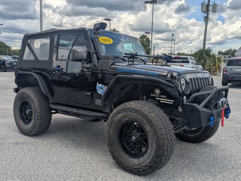 Used 2018 Jeep Wrangler Sport AWD/4WD image 2