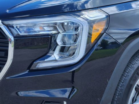 Certified 2022 GMC Terrain SLE w/ Driver Convenience Package FWD image 8