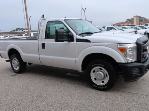 Used 2015 Ford F250 XL w/ Camper Package image 3