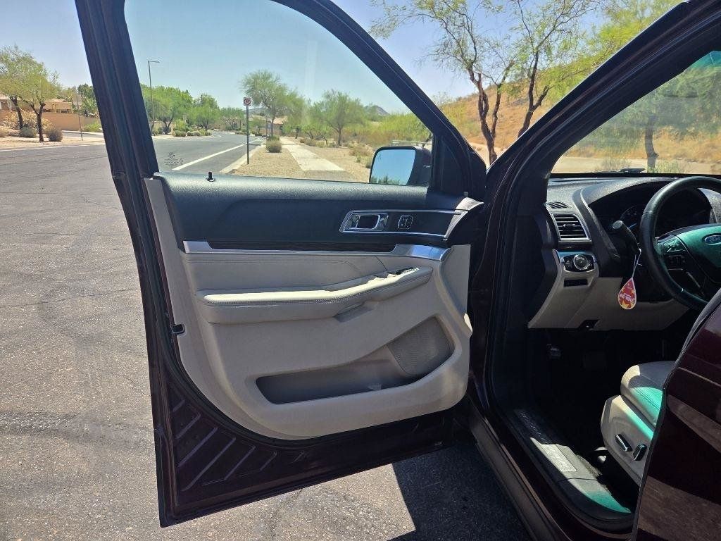 Used 2018 Ford Explorer Limited w/ Equipment Group 301A FWD image 10